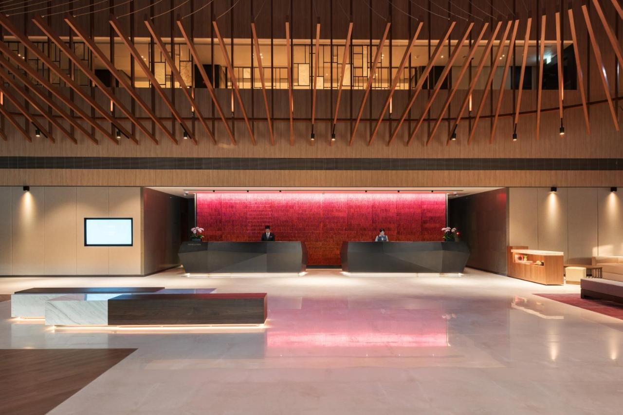 Hotel Crowne Plaza Tainan By Ihg Zewnętrze zdjęcie The lobby of the hotel