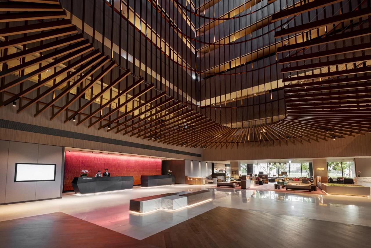 Hotel Crowne Plaza Tainan By Ihg Zewnętrze zdjęcie The lobby of the hotel