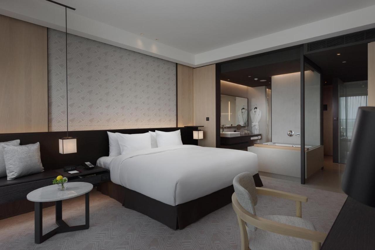 Hotel Crowne Plaza Tainan By Ihg Zewnętrze zdjęcie