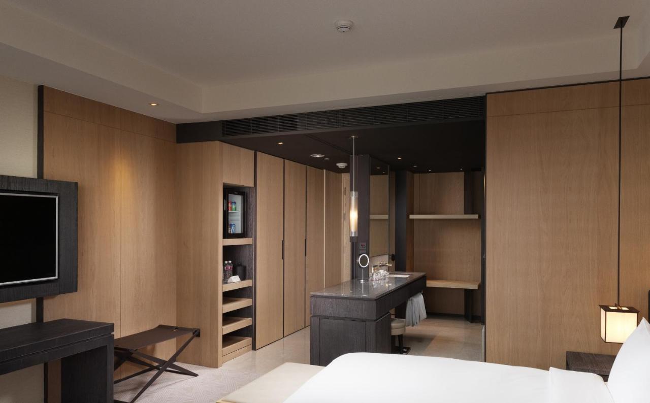 Hotel Crowne Plaza Tainan By Ihg Zewnętrze zdjęcie A room at the hotel