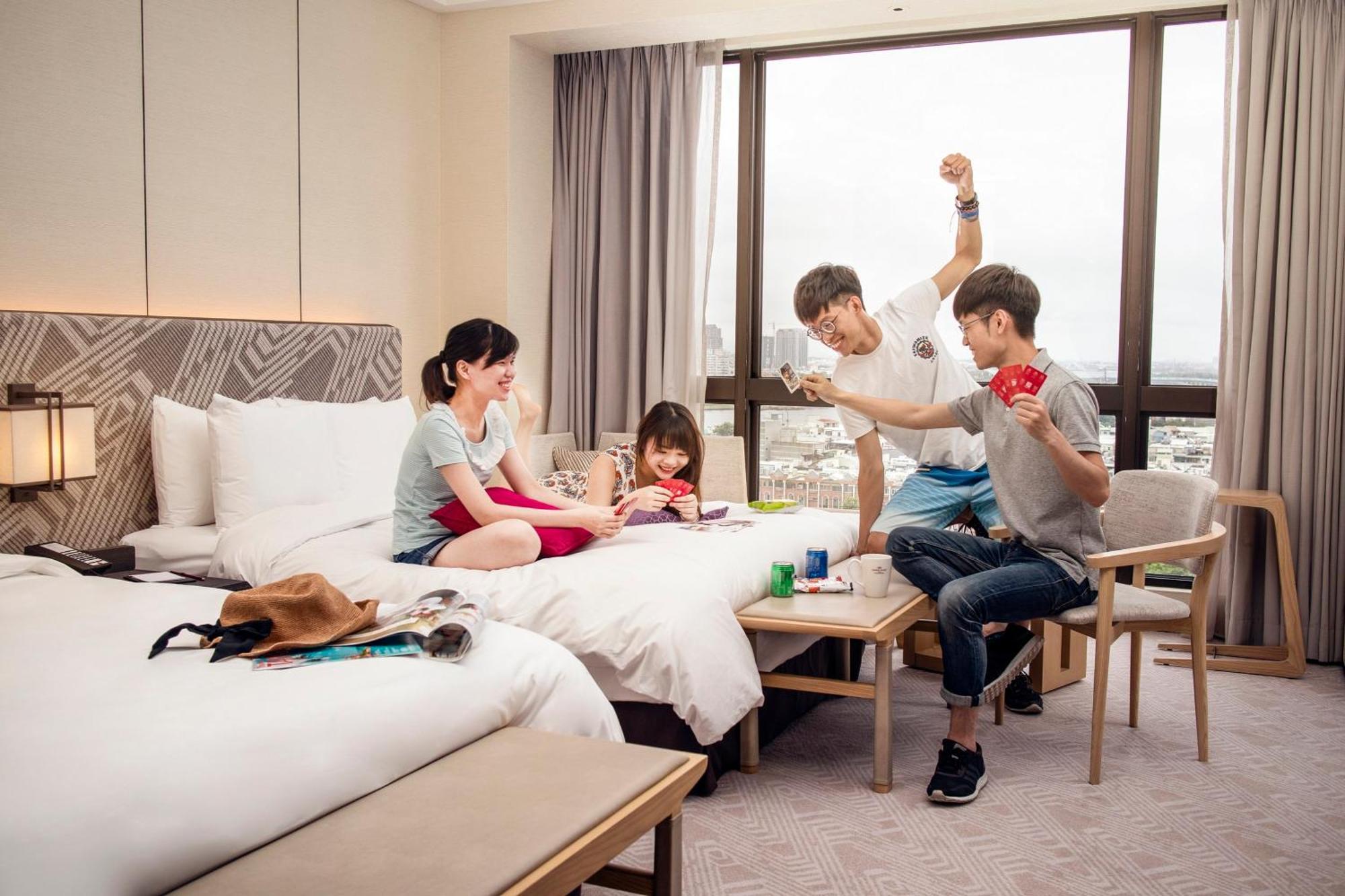Hotel Crowne Plaza Tainan By Ihg Zewnętrze zdjęcie Family room